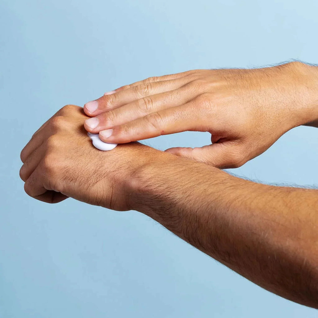 Barrier Care Gel Cream restoring skin barrier with ceramides and squalane for hydration and resilience